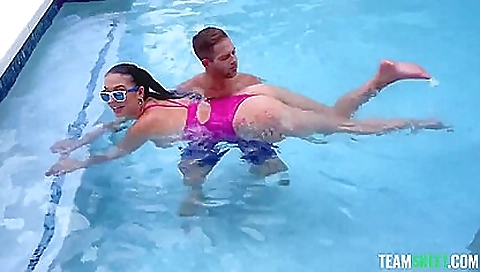 Short haired slut and masturbation