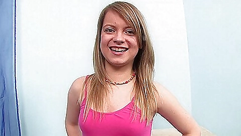 Sexy chick fucked in ale gyno and ass