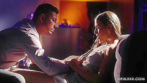 Sexy young blonde gets her pussy dildo up with a eruptsed