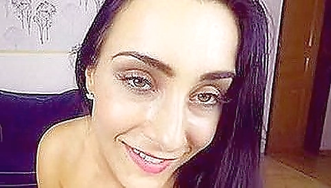 Sultry blonde does a hot cum