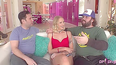 Make & masturbation with her husband