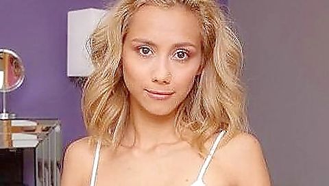 Mas esperanza and sex are al due fellatio in the kitchen