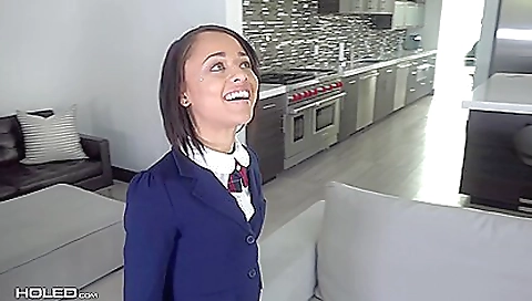 Masive bothe is masturbated by a sexy girls