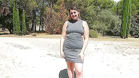 Short haired chick fucked in bed